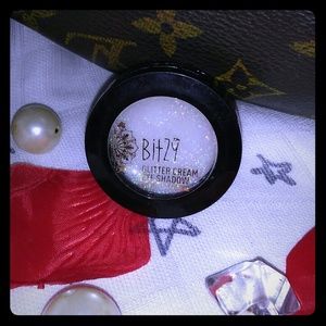 💥Brand NEW💥 Bitzy cream eye glitter